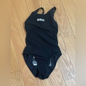 Arena women st powerskin classic size 24